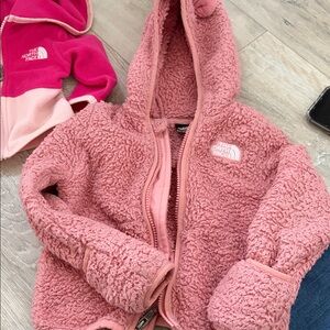 WARM - The North Face Coral Sherpa Jacket